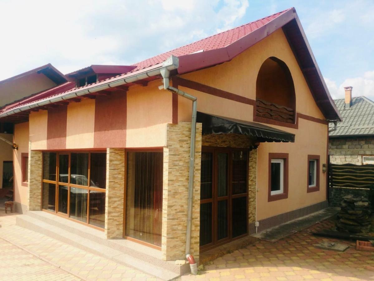 Pensiunea Colt De Rai Corbi Luaran gambar