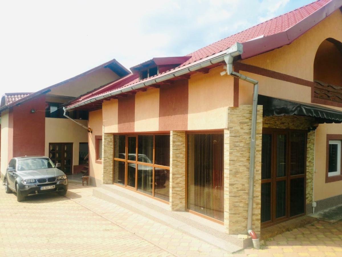 Pensiunea Colt De Rai Corbi Luaran gambar